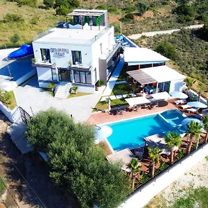 Sea Queen Luxury 3* Radhimë